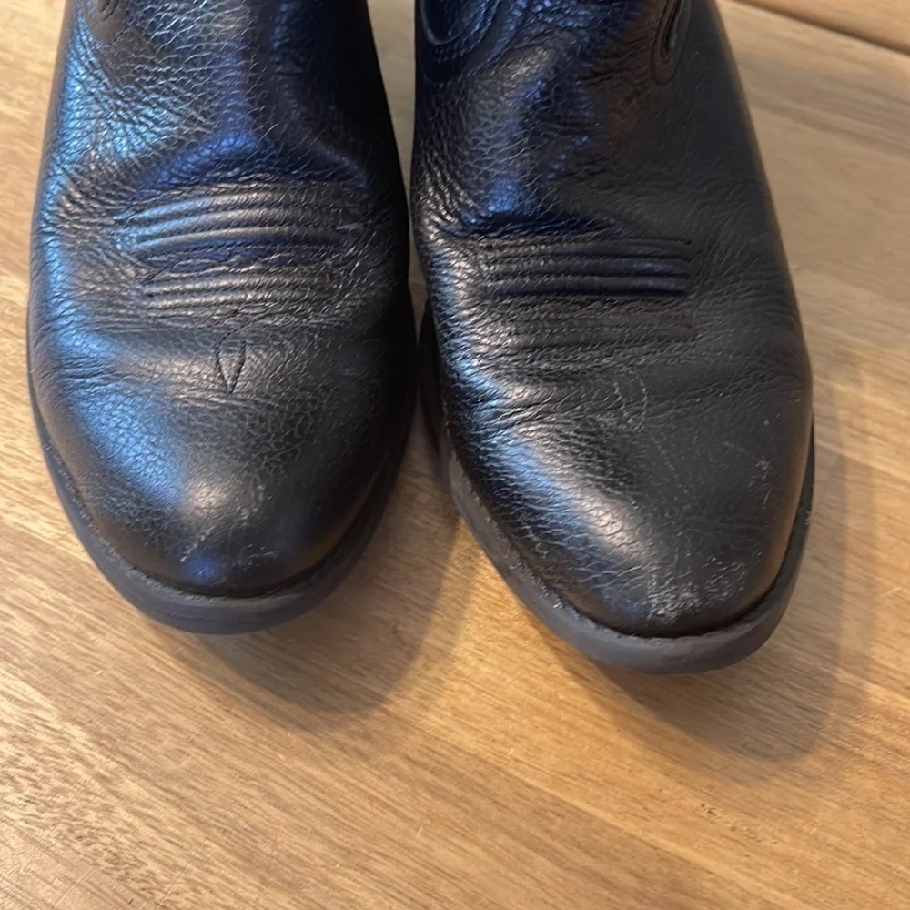 Ariat pre owned